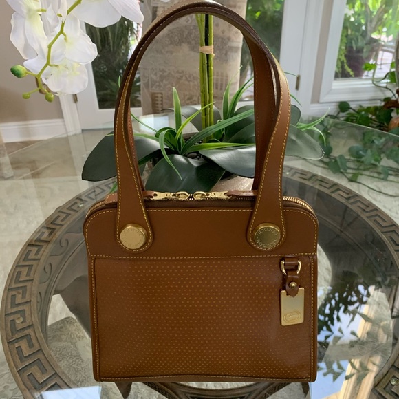 Dooney & Bourke Handbags - DOONEY & BOURKE CABRIOLET LEATHER TOTE BAG!🤎